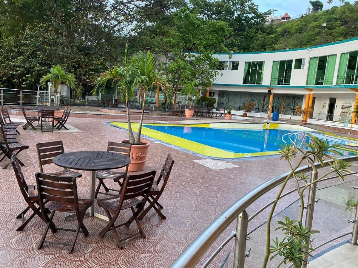 Hotel La Cascada Cristalina Melgar Ngoại thất bức ảnh