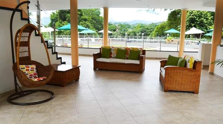 Hotel La Cascada Cristalina Melgar Ngoại thất bức ảnh