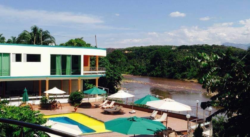 Hotel La Cascada Cristalina Melgar Ngoại thất bức ảnh